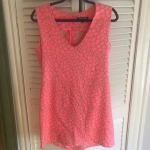 Adorable pink shift dress!
